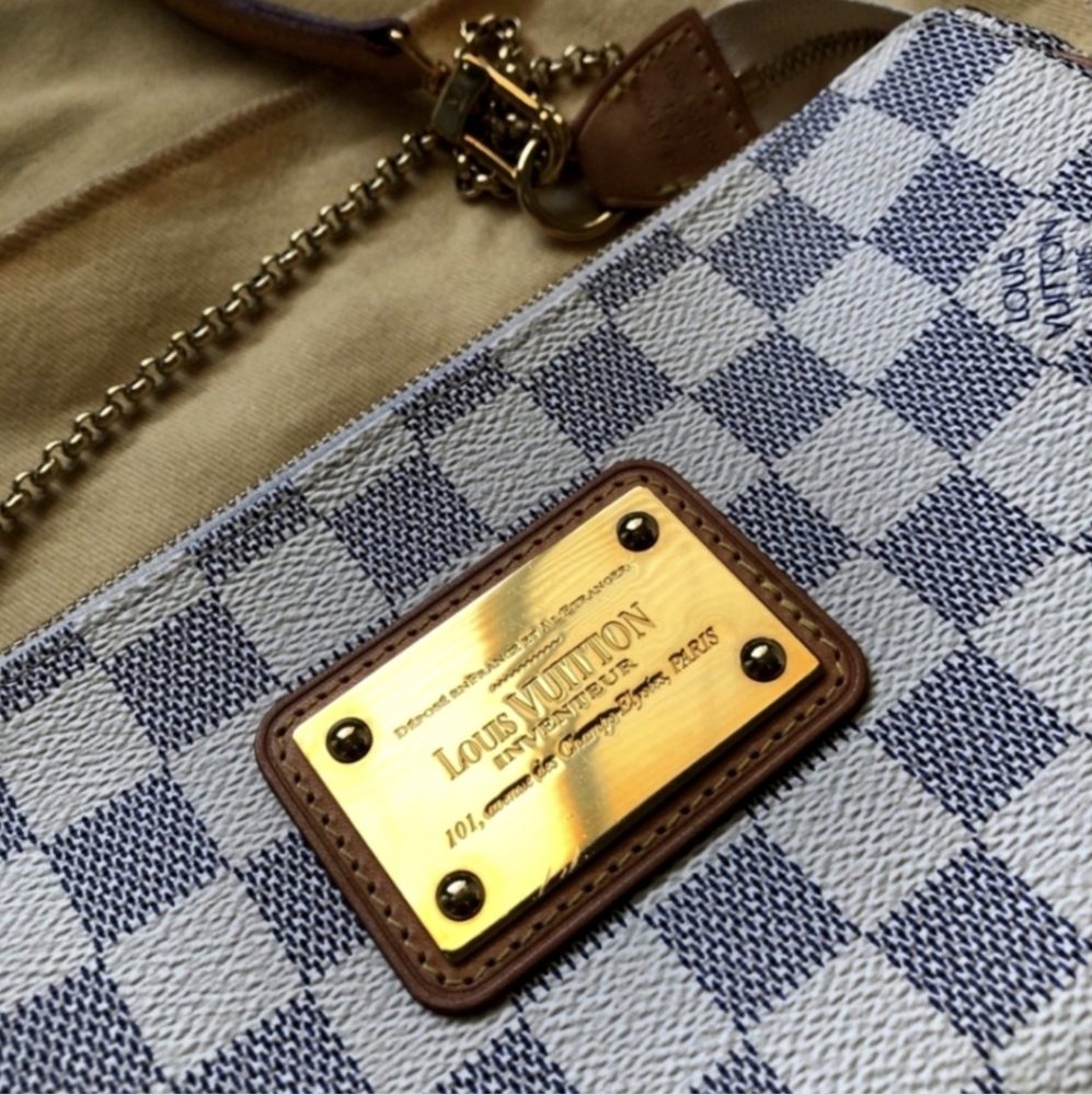 Louis Vuitton Ava Purse